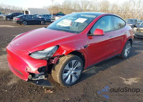 2023 Tesla Model Y Awd/Long Range Dual Motor All-Wheel Drive z USA, uszkodzony, nr VIN 7SAYGDEE0PA185057